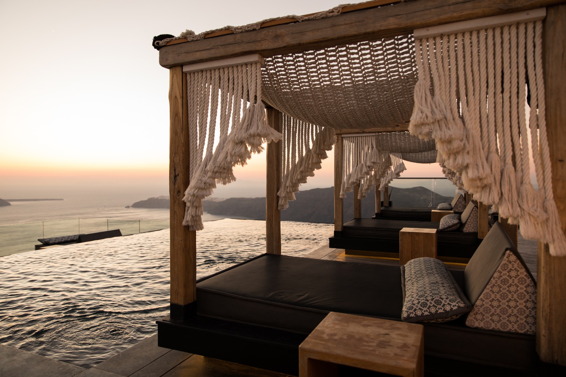 Le Moustache Caldera Pool Lounge & Restaurant — photo 12